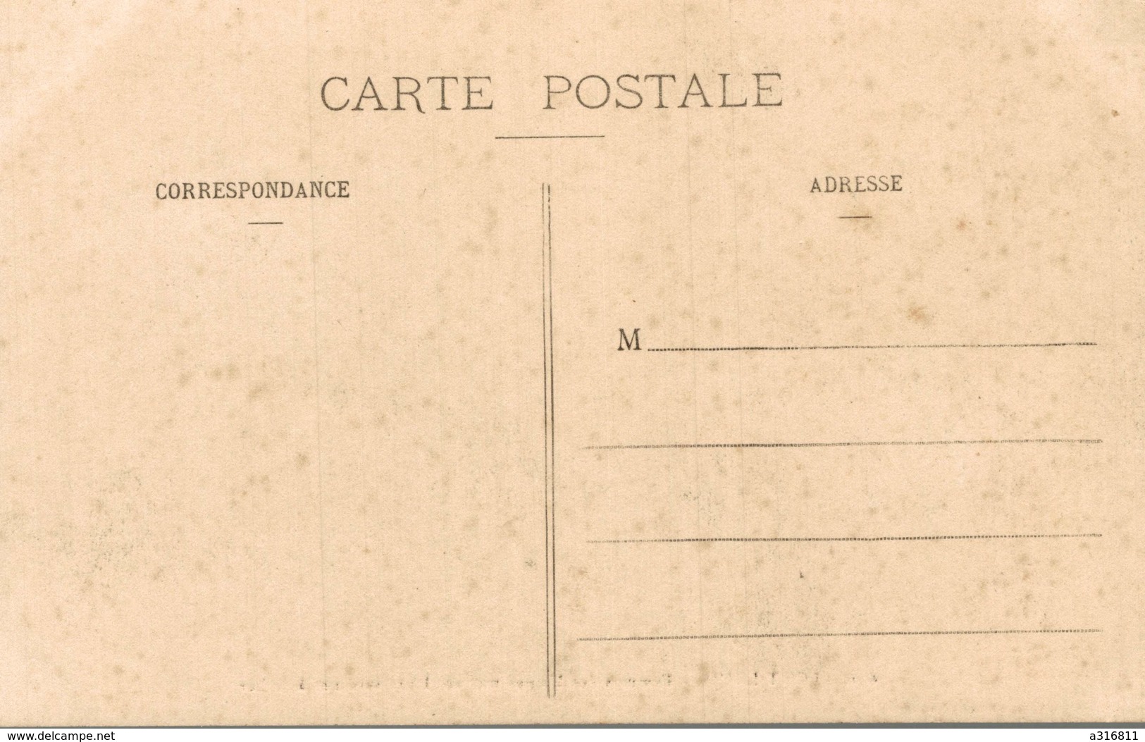 PORT LOUIS FEMMES DES USINES METTANT LEURS SARDINES A SÉCHER - Autres & Non Classés