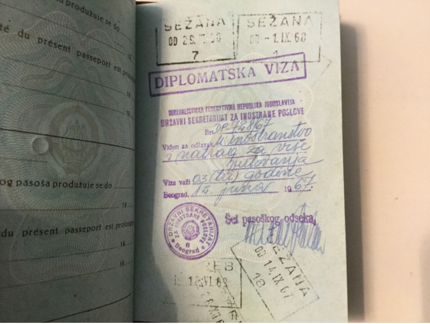 PASSPORT   REISEPASS  PASSAPORTO   PASSEPORT DIPLOMATIQUE  VISA 1967. : SUISSE , UK , ESPANA , USA , - Historische Dokumente