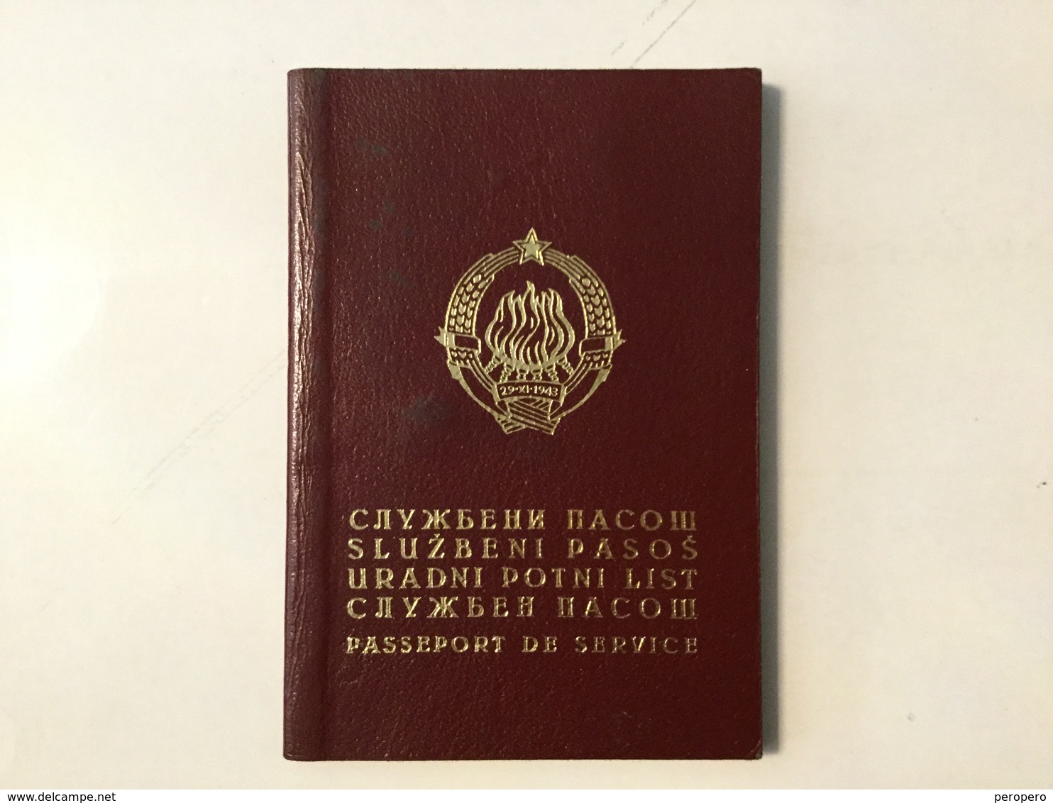 PASSPORT   REISEPASS  PASSAPORTO   PASSEPORT  DE SERVICE 1977. - Historische Dokumente