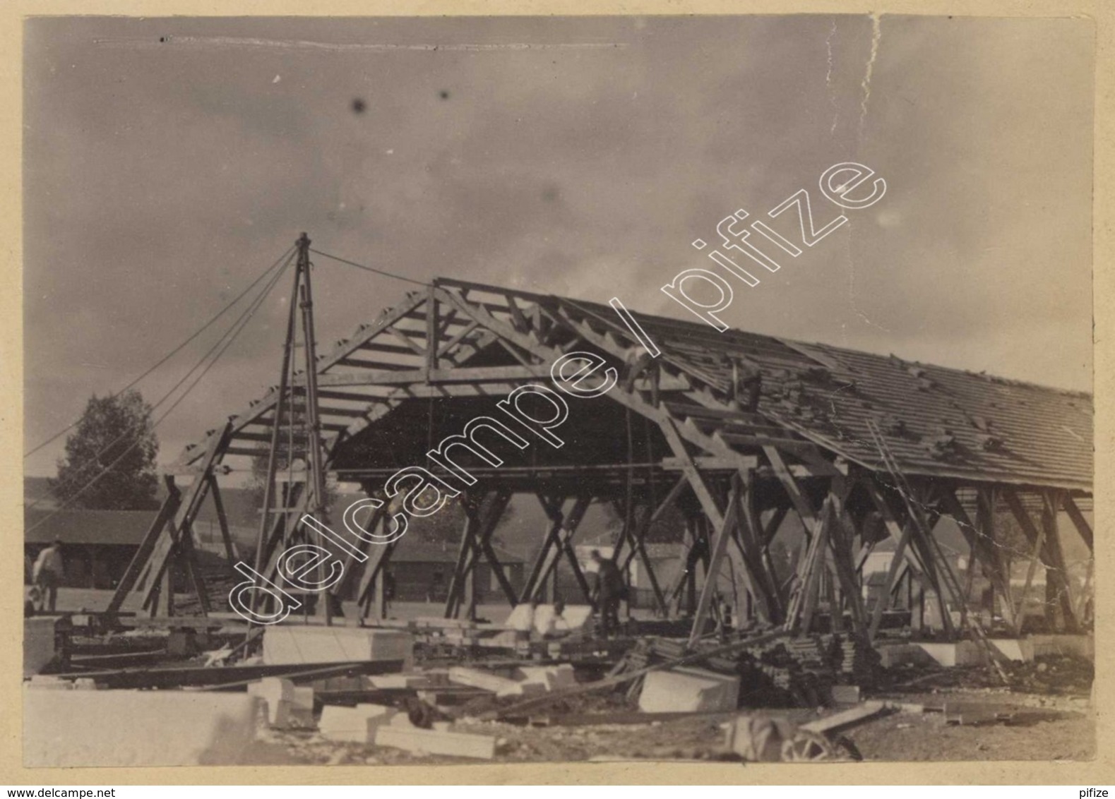 Albumine Circa 1890 . Construction D'un Bâtiment . Charpente En Bois . Militaires à Commercy ? - Anciennes (Av. 1900)