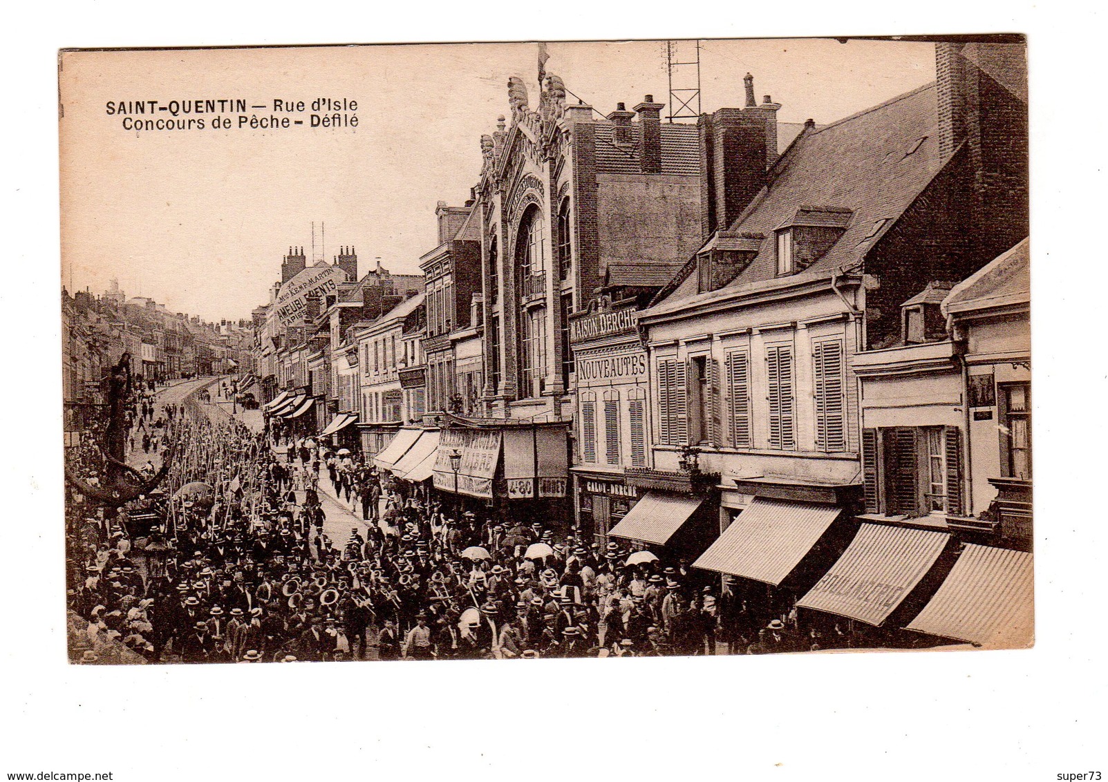 CPA 02 - Saint Quentin - Rue D'Isle - Concours De Pêche , Défilé - Saint Quentin