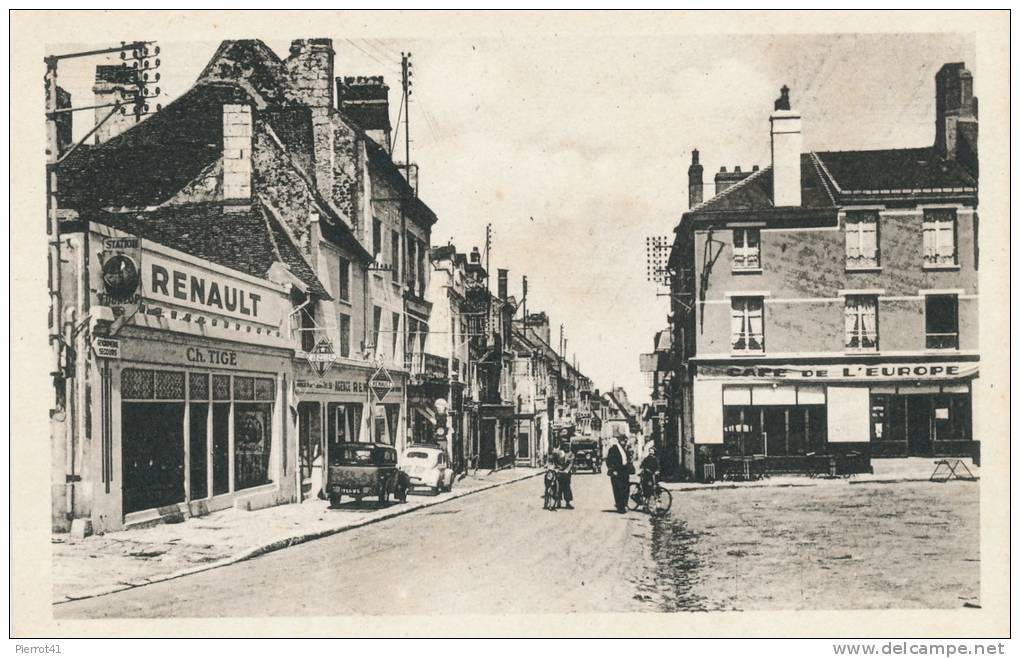 MORTAGNE AU PERCHE - Rue Des Quinze Fusillés ( Café De L'Europe , Garage Renault) - Mortagne Au Perche