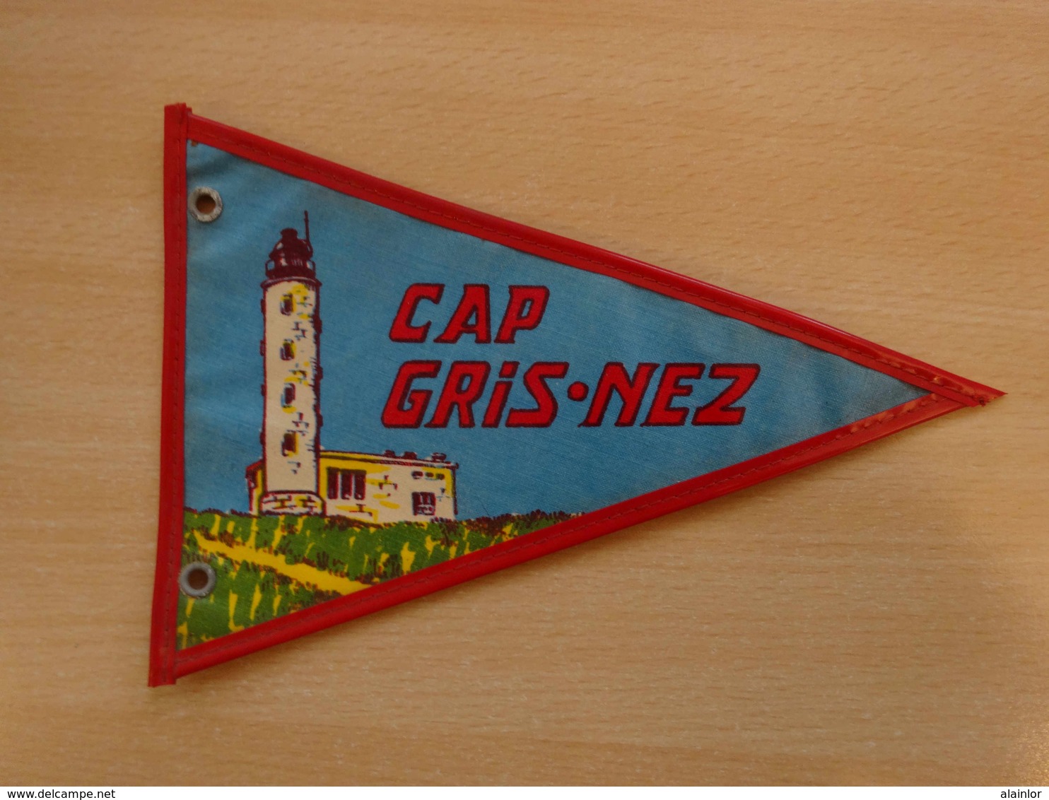 Fanion Touristique France CAP GRIS NEZ - CAP BLANC NEZ  (vintage Années 60) - (Vaantje - Wimpel - Pennant - Banderin) - Obj. 'Souvenir De'