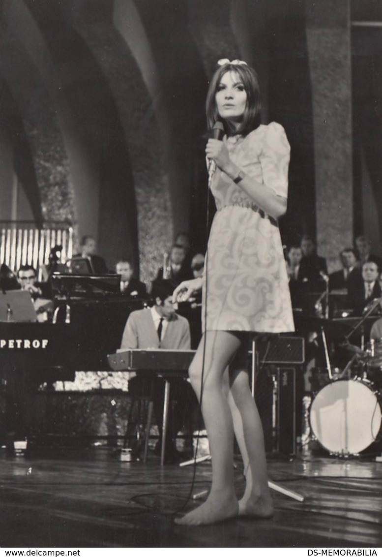 Bratislava - Music Festival 1967 - Sandie Shaw - Slovakia