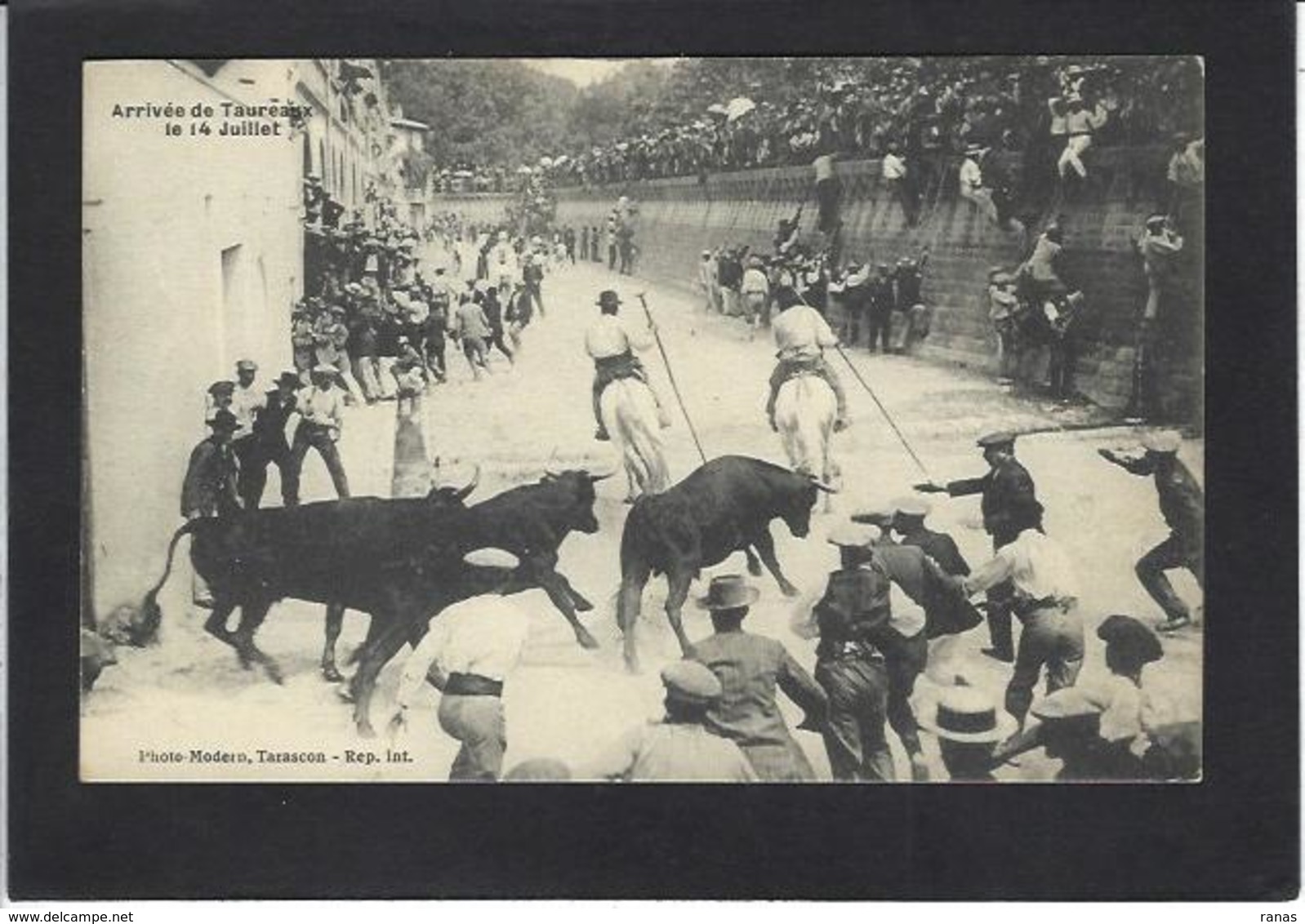 CPA Gard 30 Beaucaire Taureaux Circulé Franchise Militaire Tarascon Cachet - Beaucaire