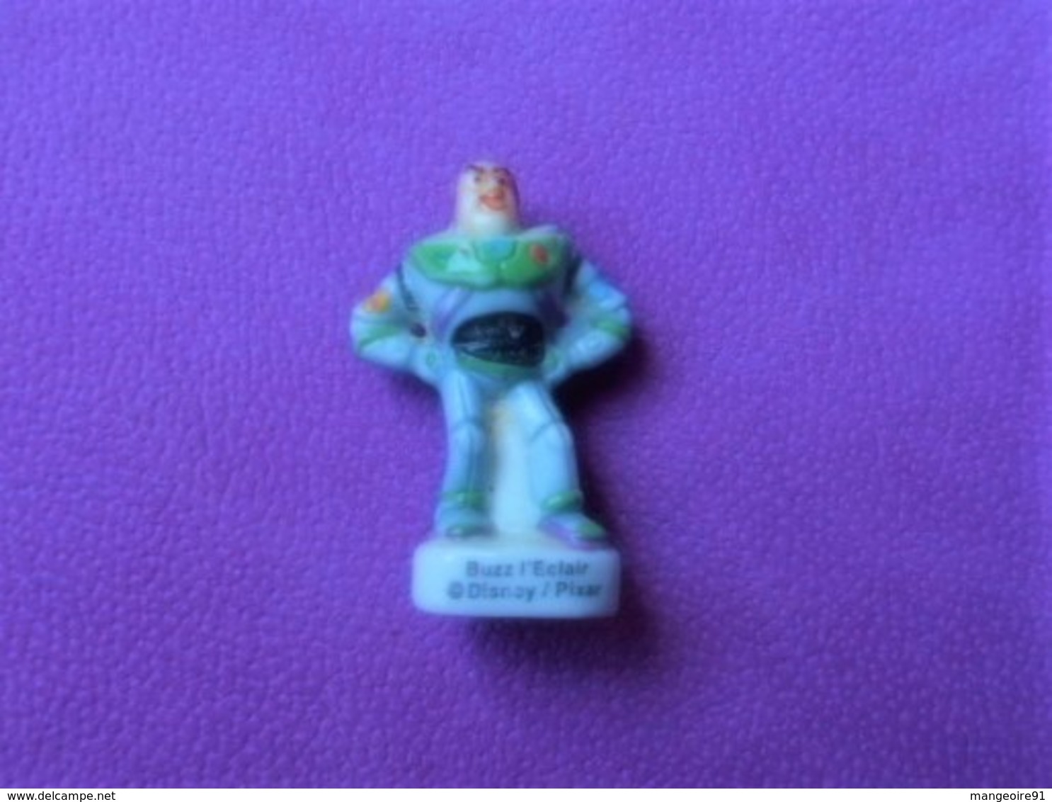 Fève 2001 Disney Toy Story 2 Buzz L'éclair (T 685) - Disney