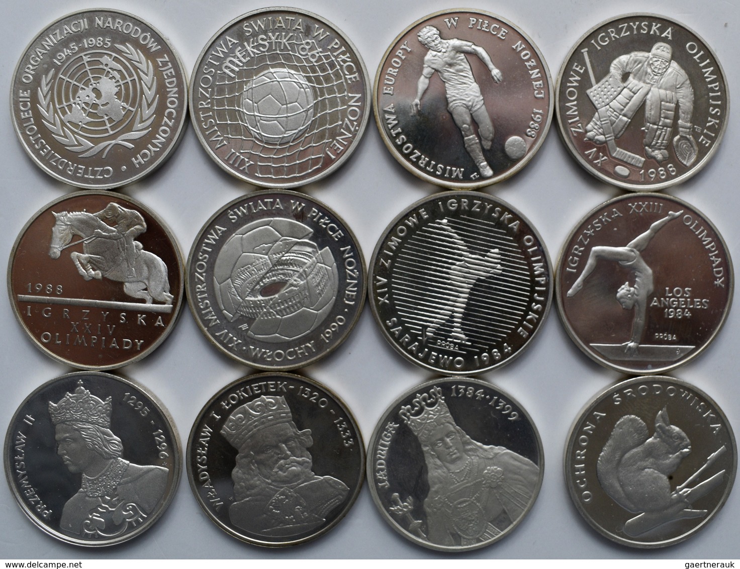 Polen: Lot 12 X 500 Zlotych 1985 - 1988. Verschiedene Motive, Dabei Sport, Herscher / Könige Sowie E - Polen