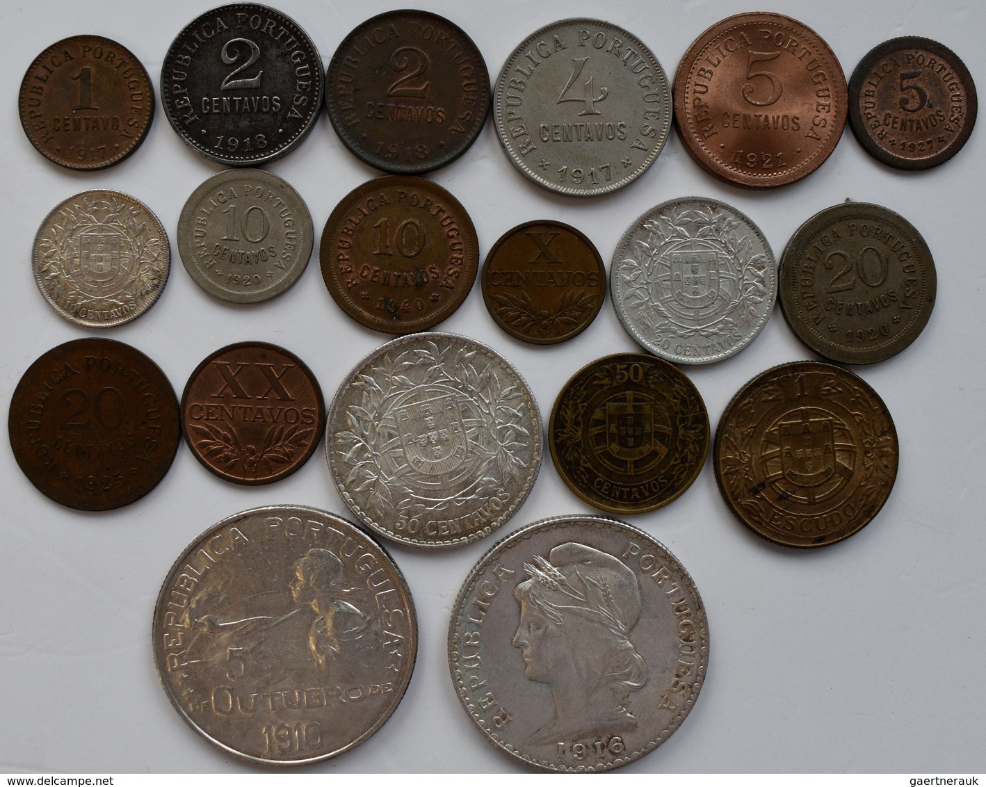 Portugal: Anfänge Der Republik: Kleines Lot Mit 19 Münzen, überwiegend Um 1920. Dabei Auch 1 Escudo - Portugal