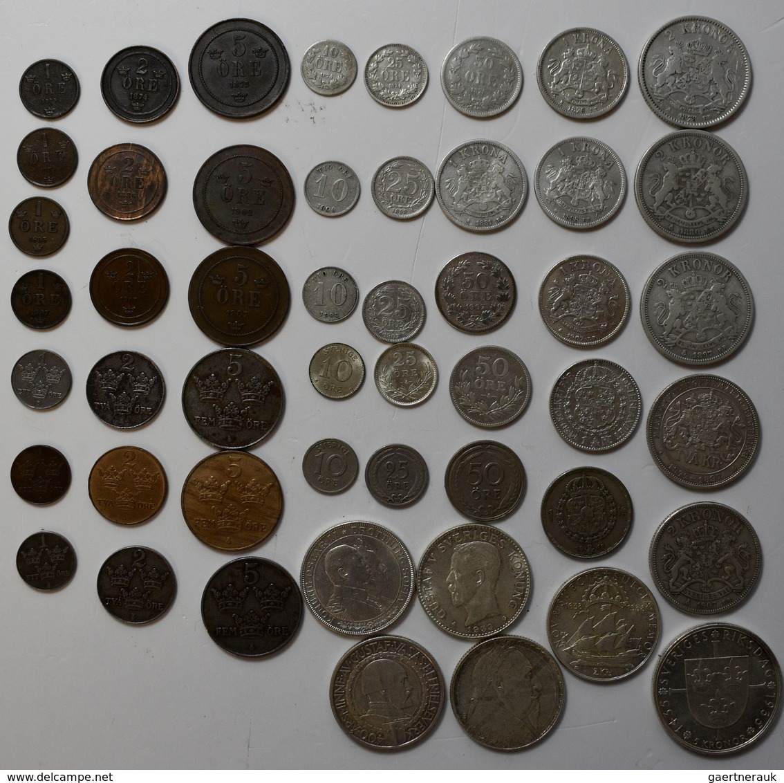 Schweden: Lot 50 Münzen Lautend Auf Öre Und Krone 1874-1945, Dabei Auch Silbermünzen. - Zweden