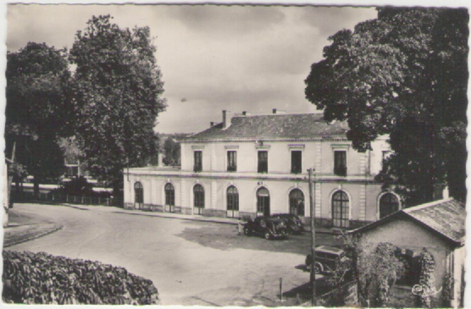 Cpsm 79 Saint Maixent L école -  La Gare - Saint Maixent L'Ecole