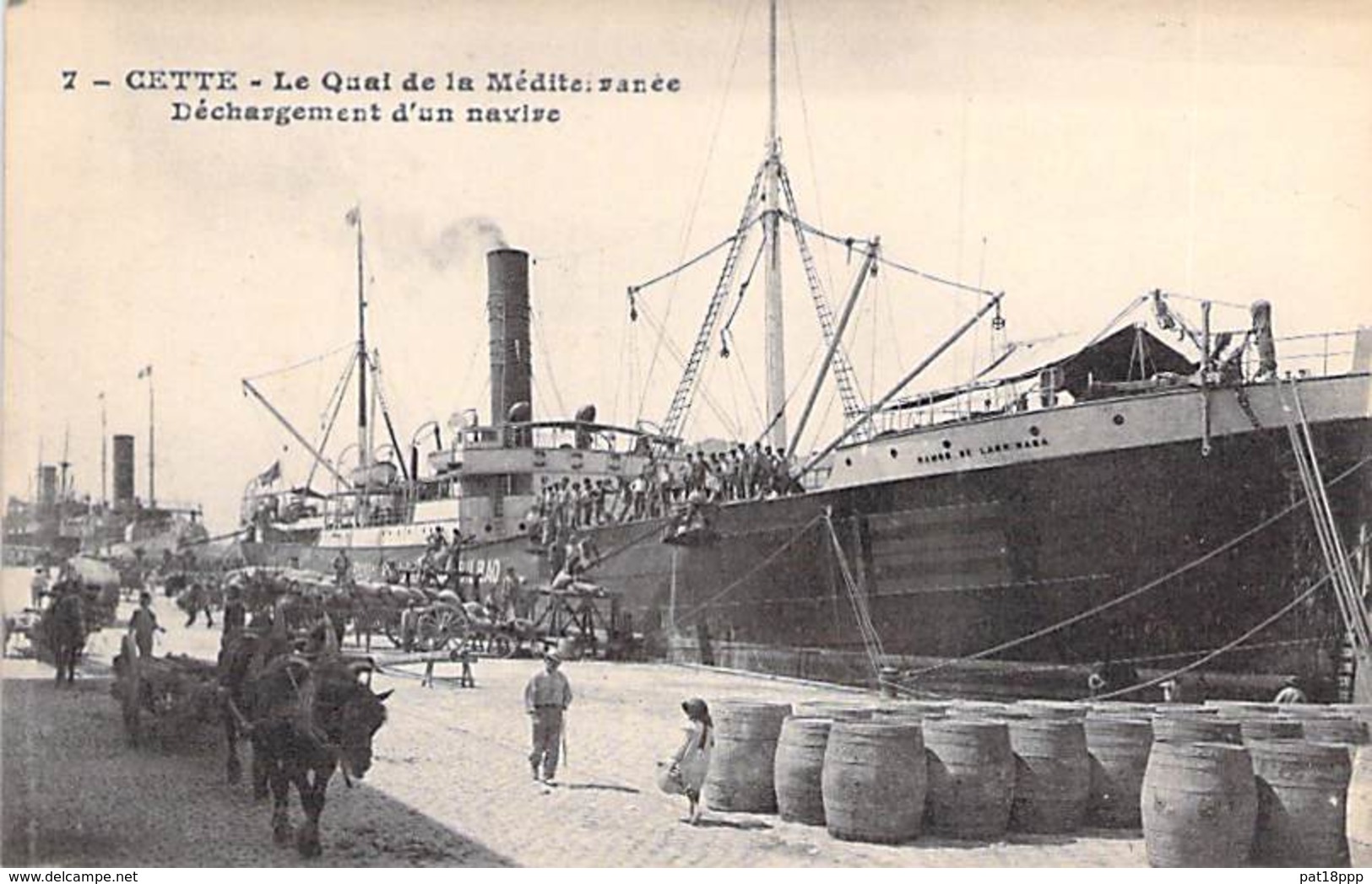 BATEAU DE COMMERCE - 34 SETE ( CETTE ) Déchargement Du " RAMON DE LARR MAGA " CPA - Cargo Commercial Boat Kommerzielles - Cargos