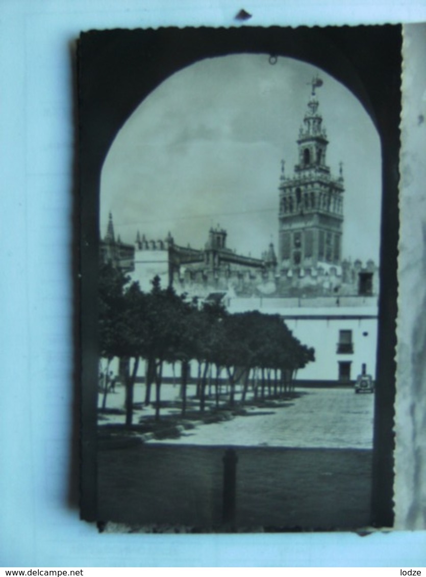 Spanje Espana Spain Andalucia Sevilla Old City And Old Car - Sevilla