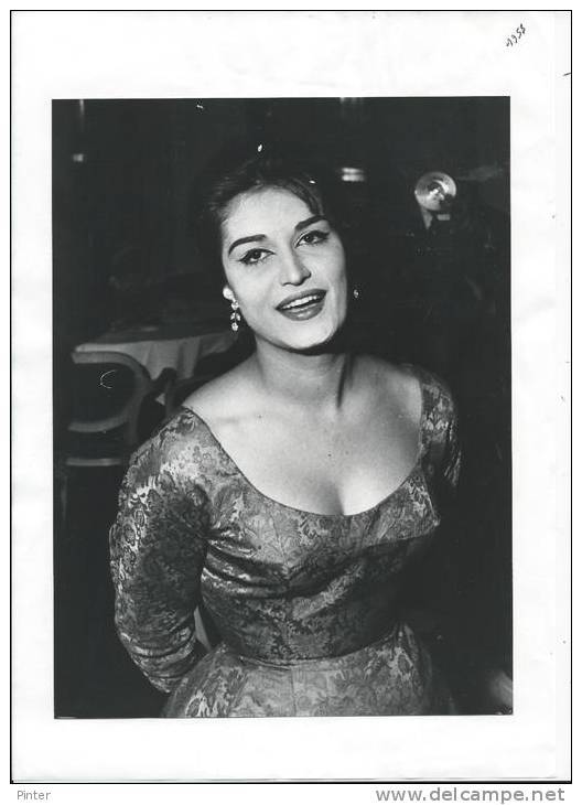 DALIDA - Chanteuse - Photo 17.5 X 24 Cm - Année 1958 - Berühmtheiten