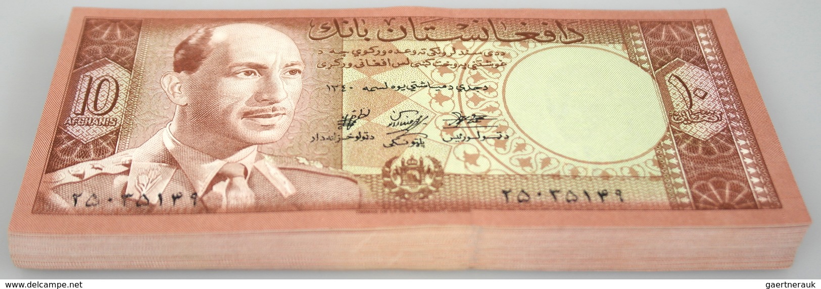 Afghanistan: Bundle With 100 Banknotes 10 Afghanis SH1340 (1961) With Portrait Of King Muhammad Zahi - Afghanistan