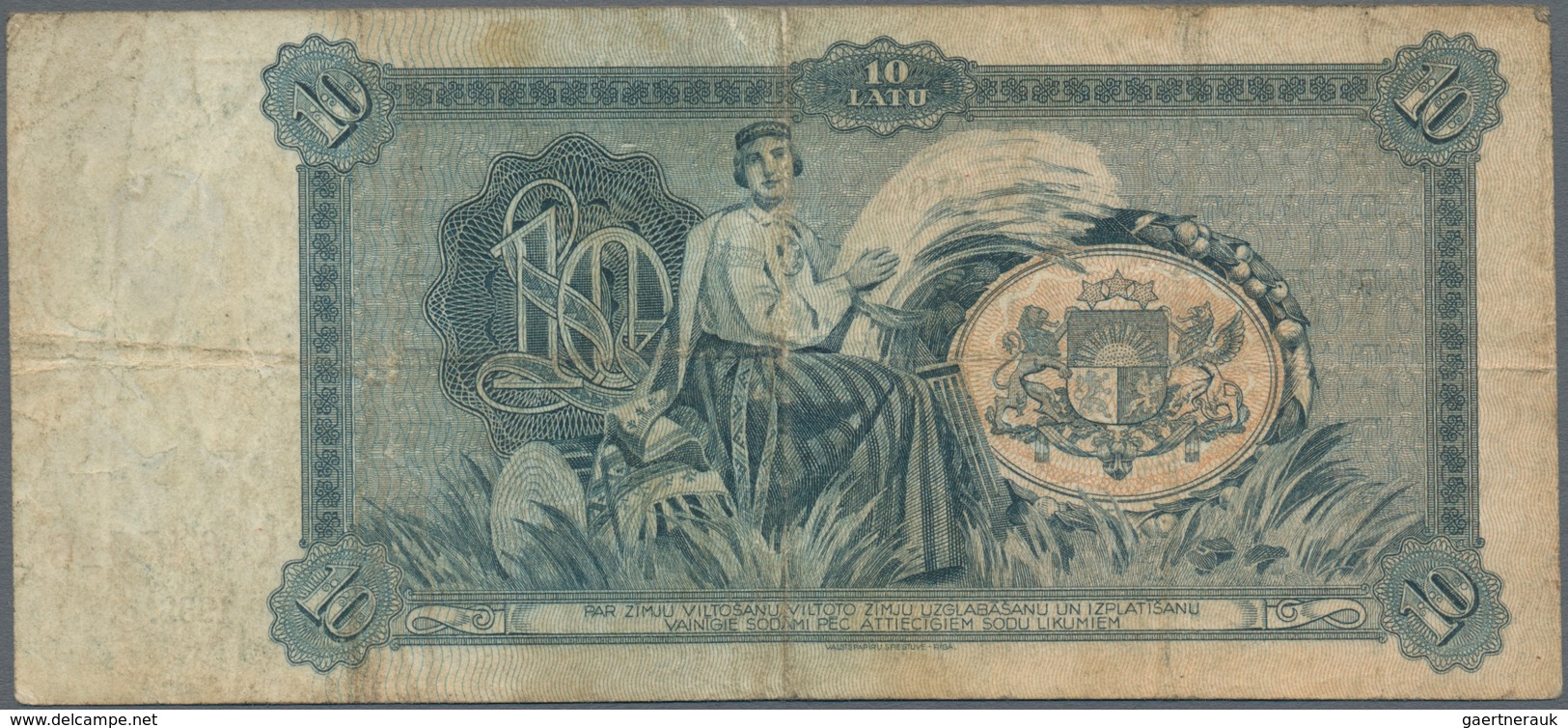 Latvia / Lettland: Set Of 2 Notes Containing 10 Latu 1933 & 1934 P. 24a, 25f, Both Used With Folds A - Letonia