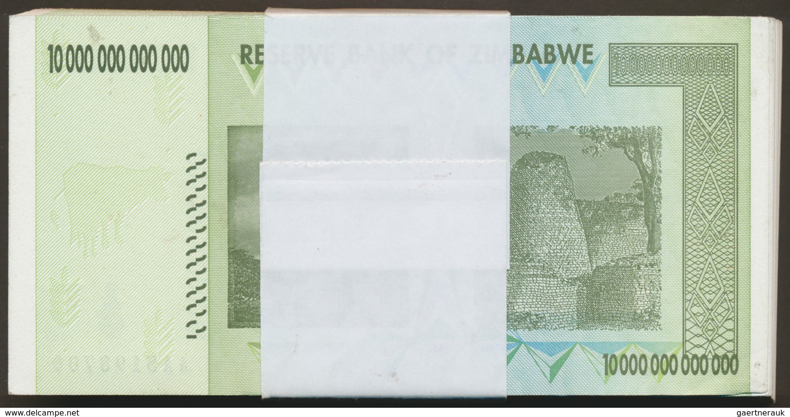 Zimbabwe: Bundle Of 100 Pcs. Consecutive Banknotes 10 Trillion Dollars 2008, P.88 In AUNC/UNC Condit - Simbabwe