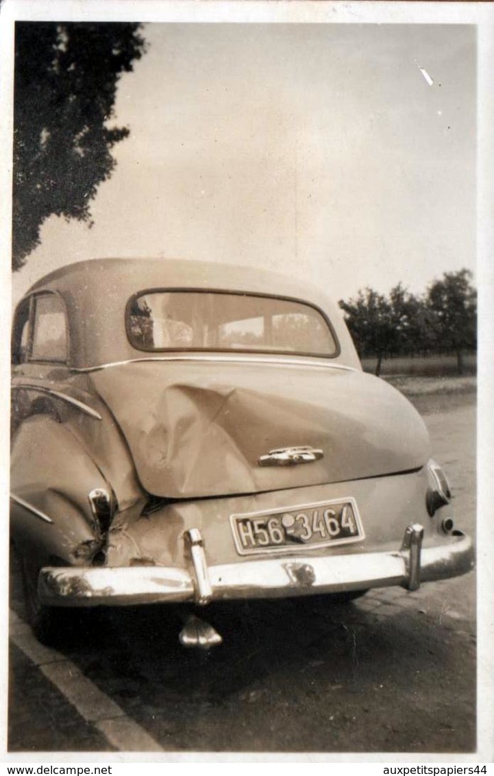 Photo Originale Accrochage Arrière D'un Véhicule à Identifier Vers 1950 - Accident & Choc Arrière - Automobili