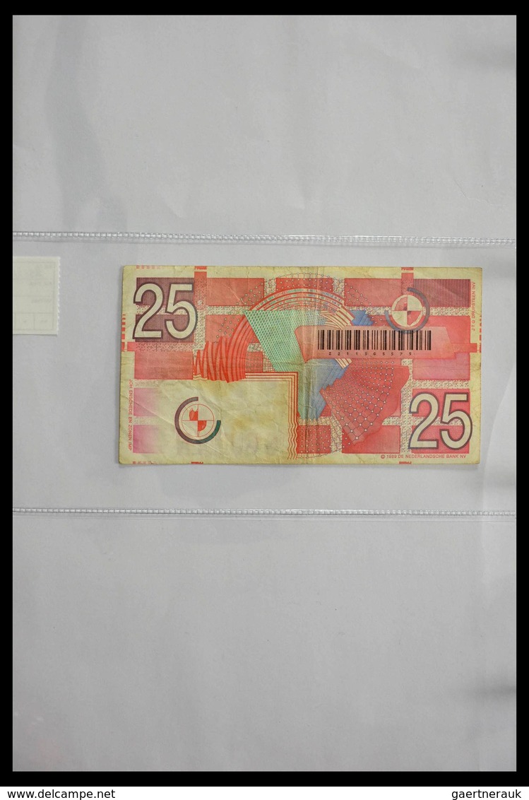 Netherlands / Niederlande: Album with 40 old banknotes of the Netherlands, from 1 guilder till 1000