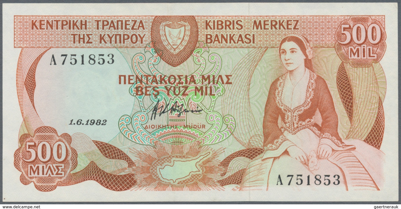 Europa: large lot of about 570 bankotes collected in 2 red albums, containing the following countrie