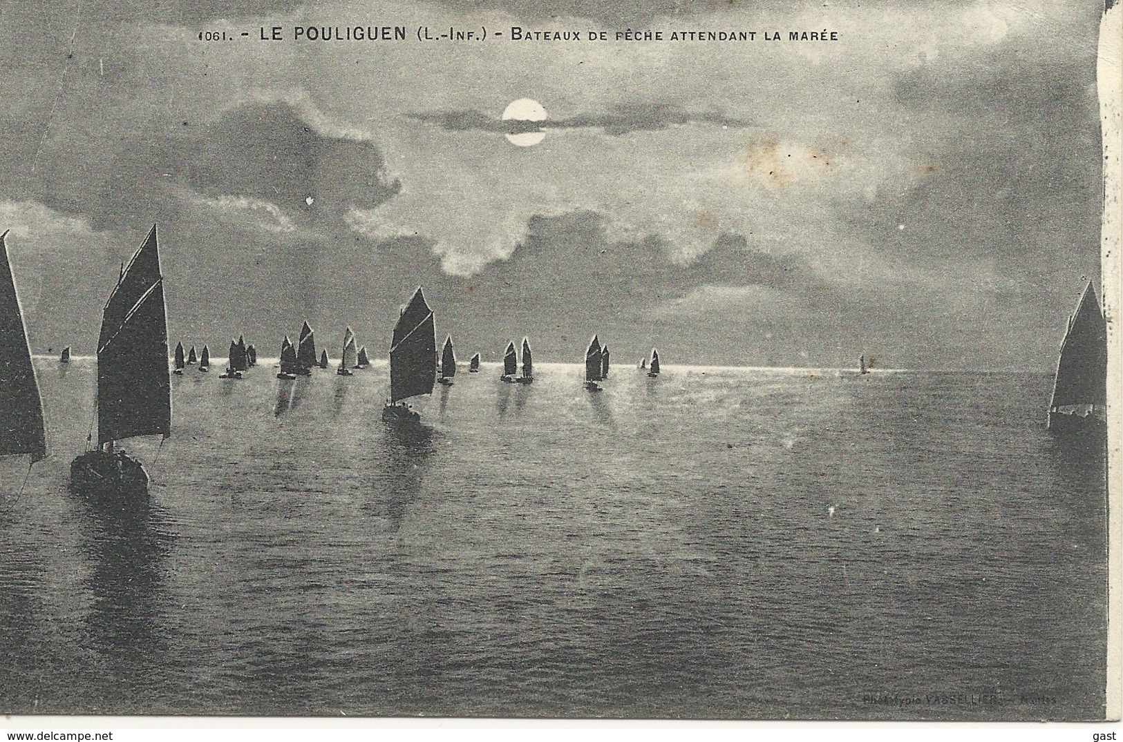 44  LE  POULIGUEN     BATEAUX   DE  PECHE  ATTENDANT  LA  MAREE - Le Pouliguen