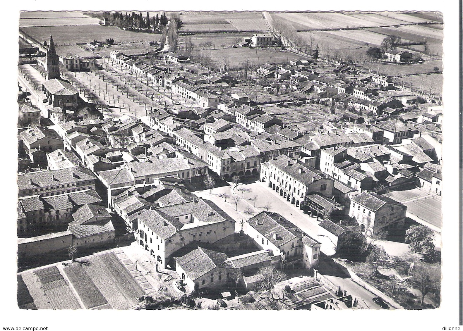 D  31 St SULPICE  Vue Generale Place De L'Hotel De Ville - Autres & Non Classés