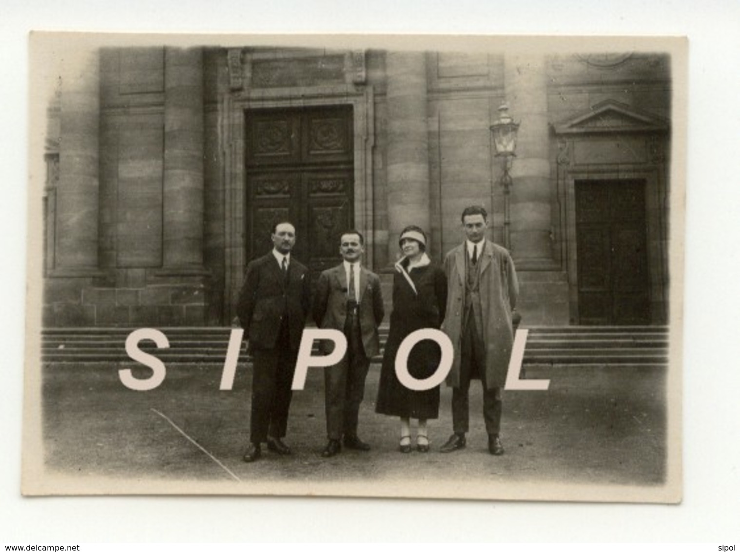 Groupe ( Famille Friedmann )  Devant  L  église N.D.  De Guebwiller - F 68 -  Le 26/7/1925 - Lieux