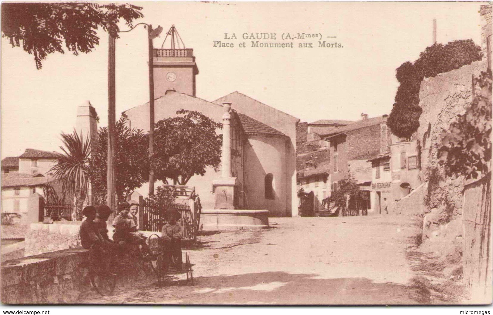 06 - LA GAUDE - Place Et Monument Aux Morts - Autres & Non Classés