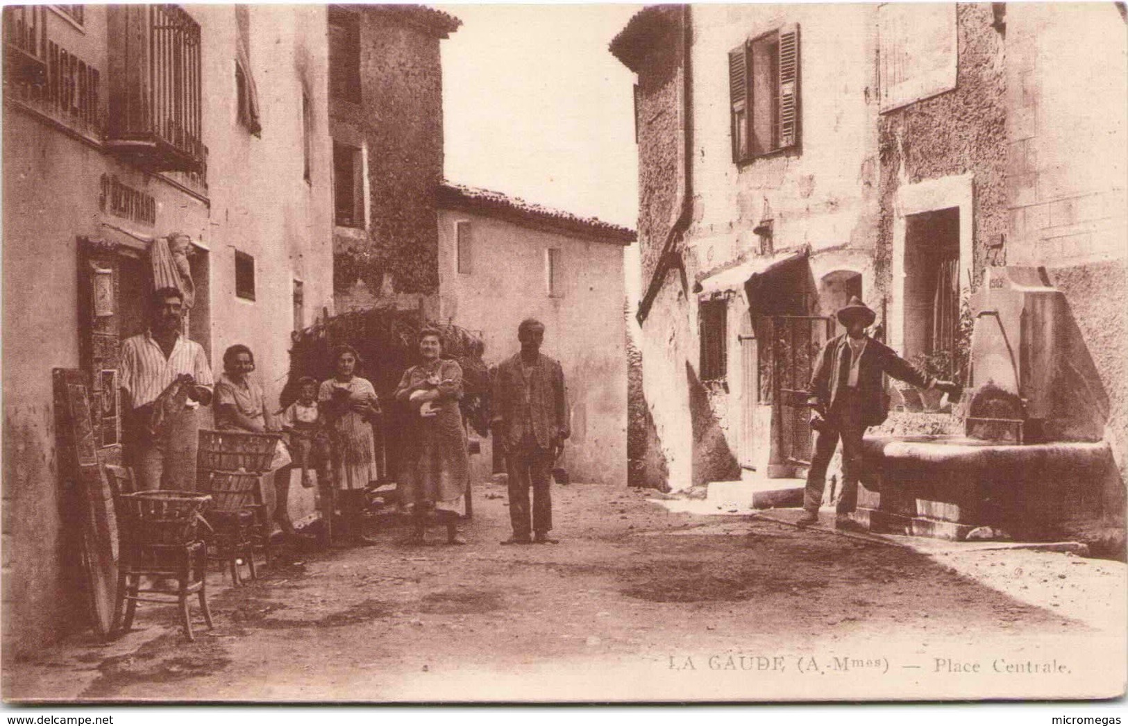 06 - LA GAUDE - Place Centrale - Autres & Non Classés