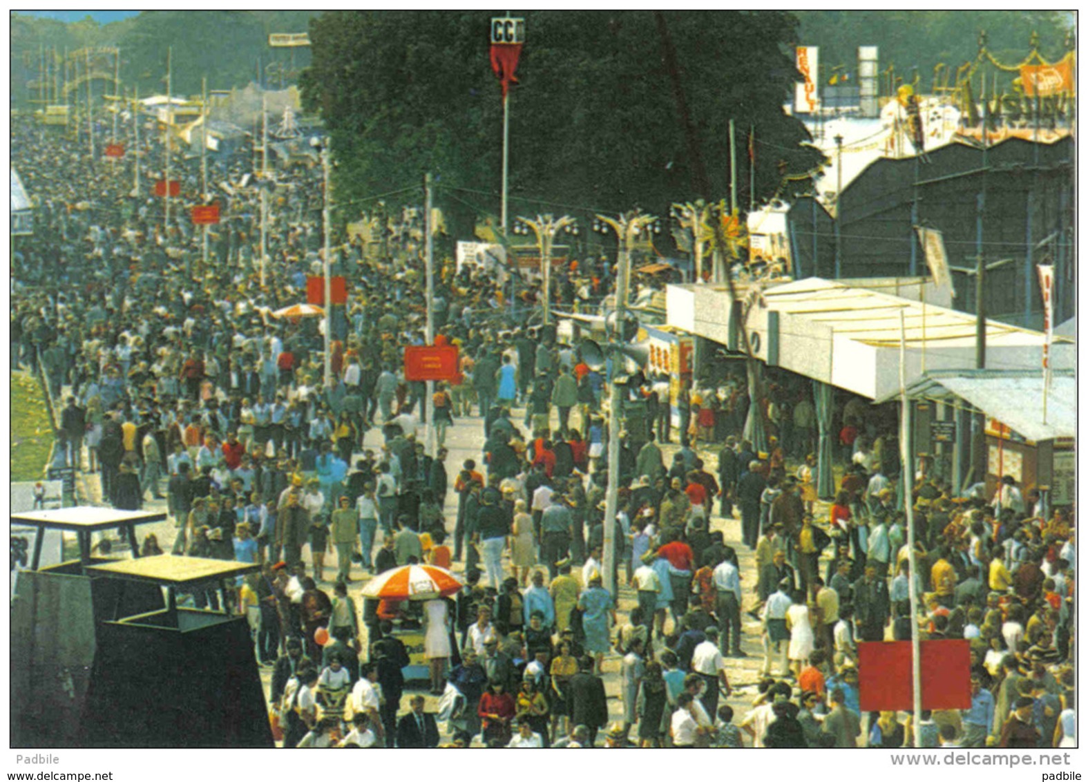 Carte Postale  93. La Courneuve  Fête De L'Humanité Syndicat  CGT Comuniste Populaire Grève Trés Beau Plan - La Courneuve