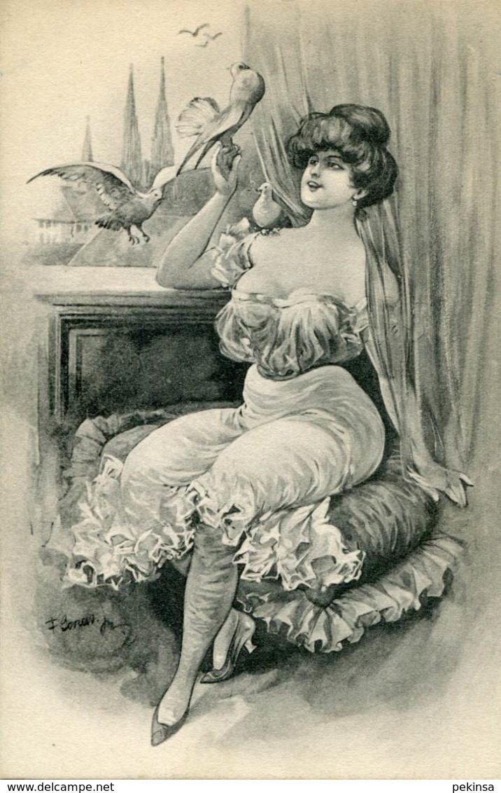 RISQUE BEAUTY FEEDS BIRDS FINE EARLY Postcard - 1900-1949