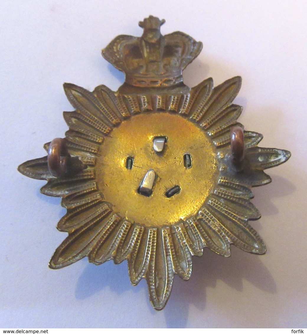 Royaume-Uni - Insigne Militaire British Legion En Métal Doré Et émail - 5 X 4,4 Cm Environ - Other & Unclassified