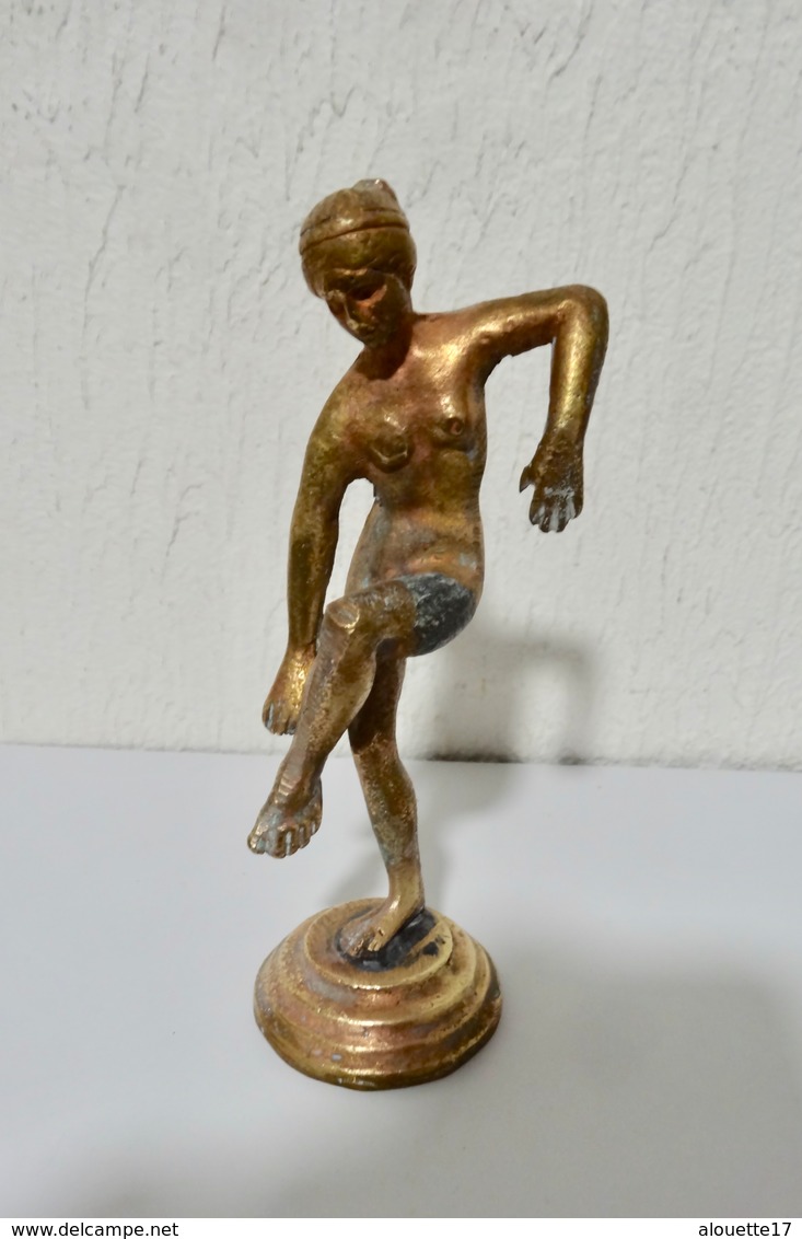 STATUETTE GRECQUE EN BRONZE - Archéologie