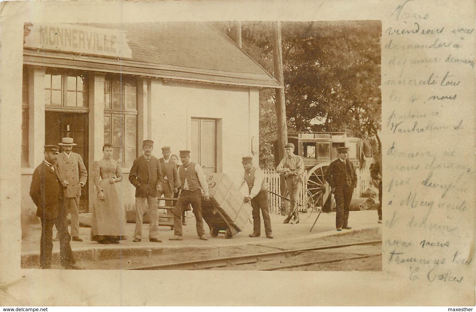 MONNERVILLE  La Gare - Carte Photo - - Autres & Non Classés