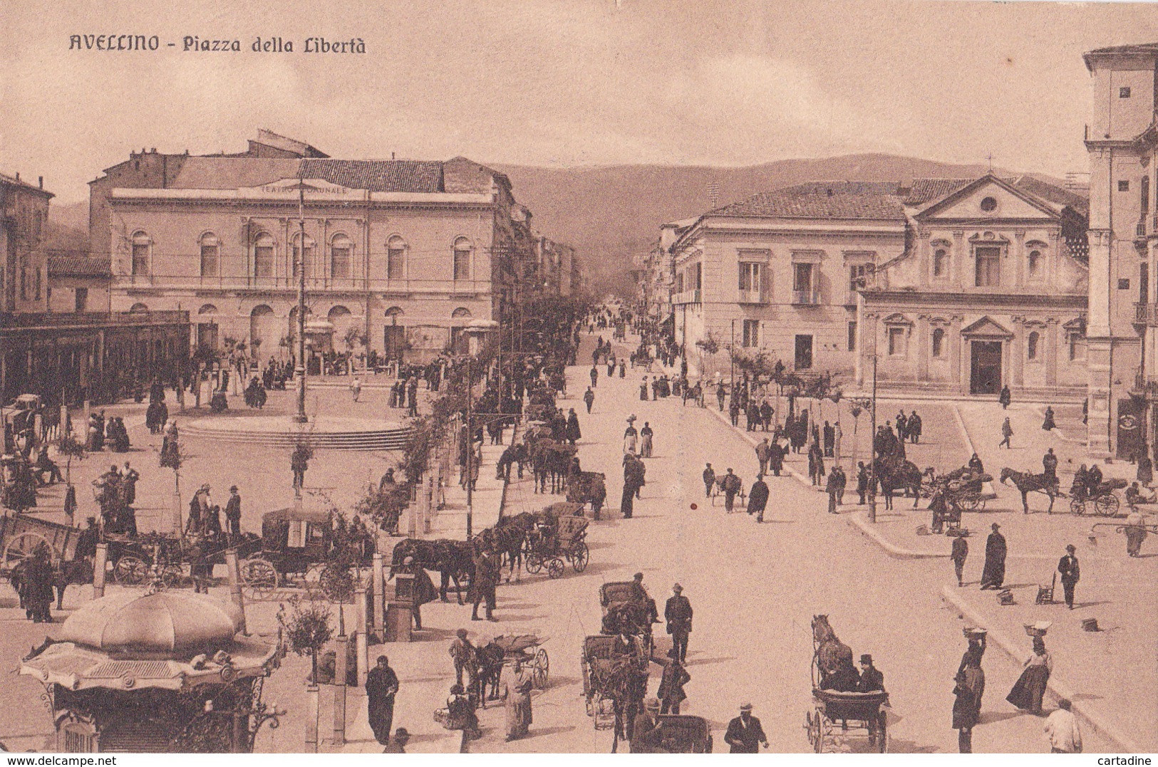 CPA - Italie / Italia - Avellino - Piazza Della Liberta - Avellino