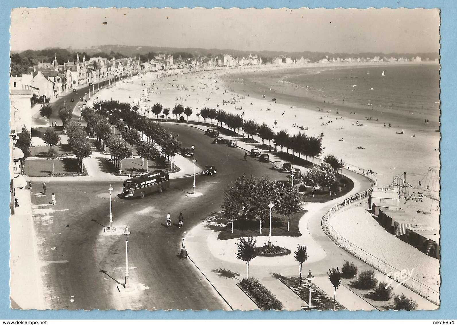 F0259  CPSM   LA BAULE  (Loire-Inférieure)  Esplanade Du Casino Et La Plage - Autocar   +++++ - La Baule-Escoublac