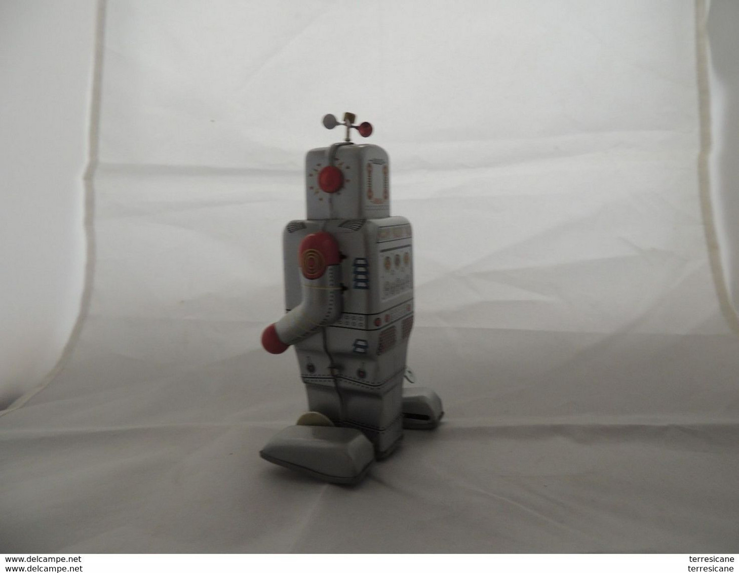 Robot in latta carica a molla modello vintage no box come nuovo b1