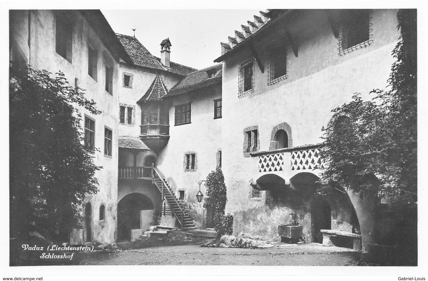 Schloss Vaduz (Liechtenstein) Schlosshof  - 12.07.1937 - Liechtenstein