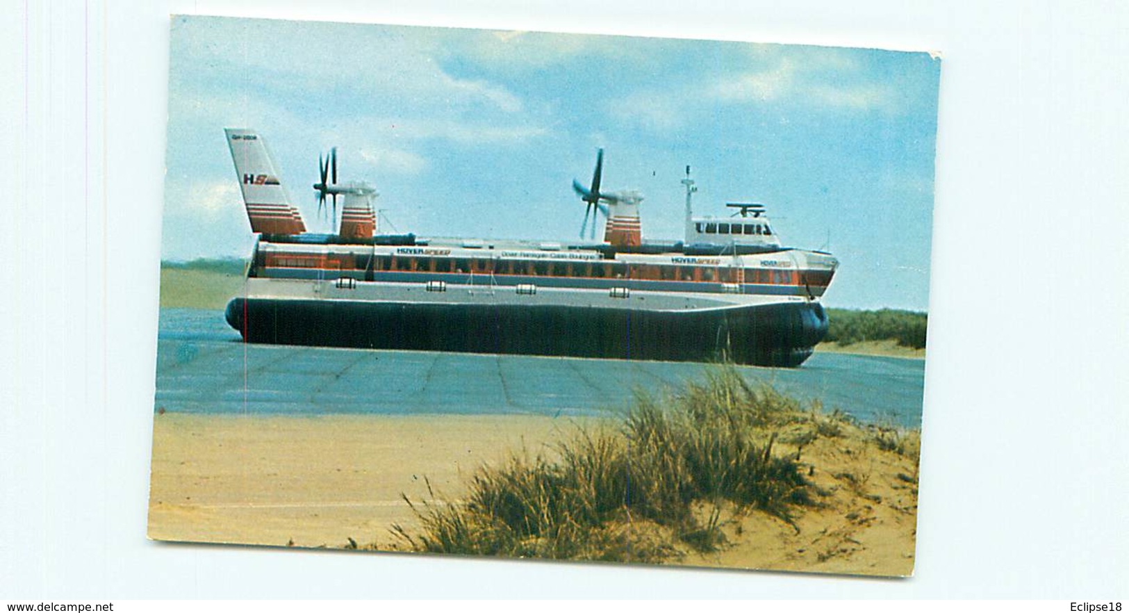 Aéroglisseurs -  Hovercraft Assurant Le Service Entre Calais Boulogne Sur Mer   Y 66 - Aéroglisseurs