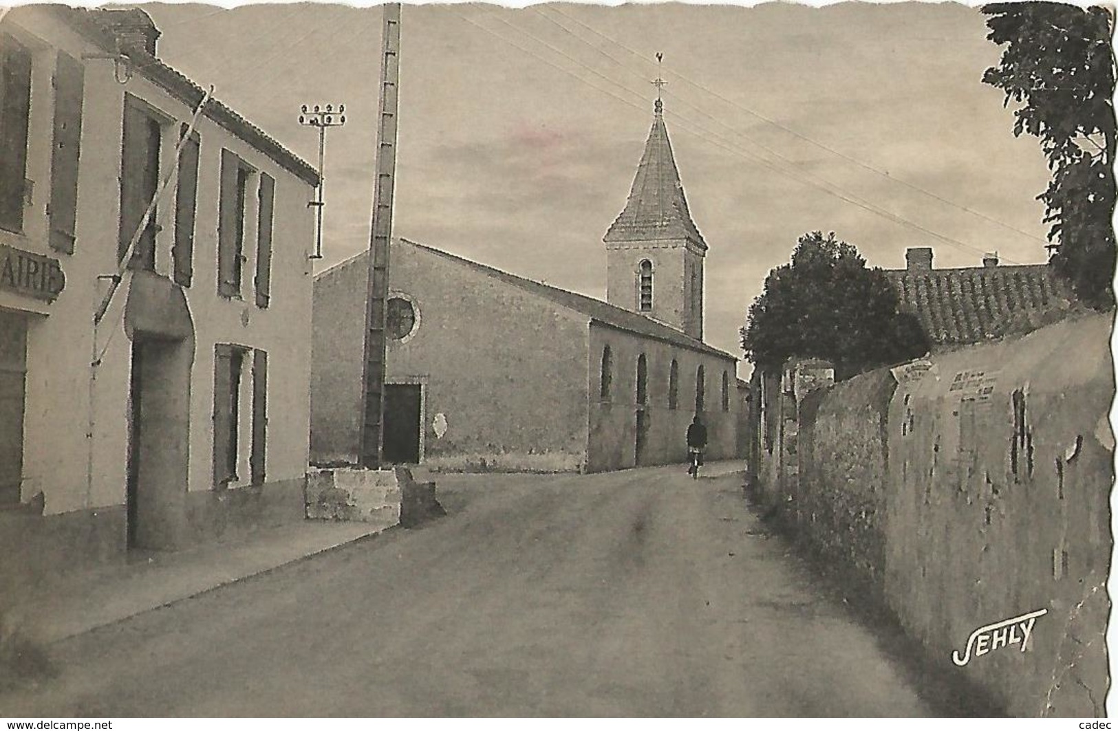 ILE DE NOIRMOUTIER  L EPINE La Mairie Et L Eglise - Noirmoutier