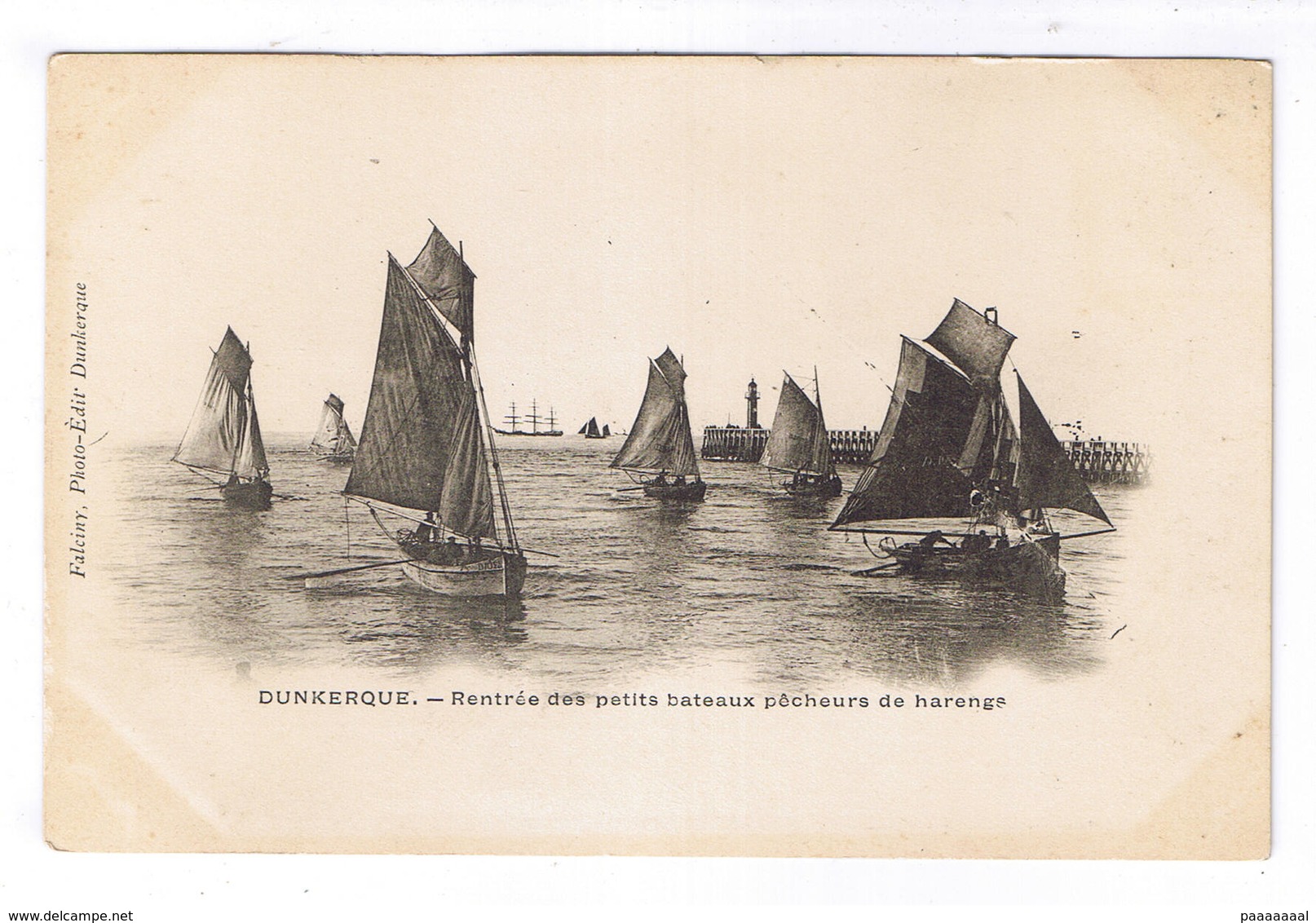 DUNKERQUE  RENTREE DES PETITS BATEAUX PECHEURS DE HARENGS - Dunkerque