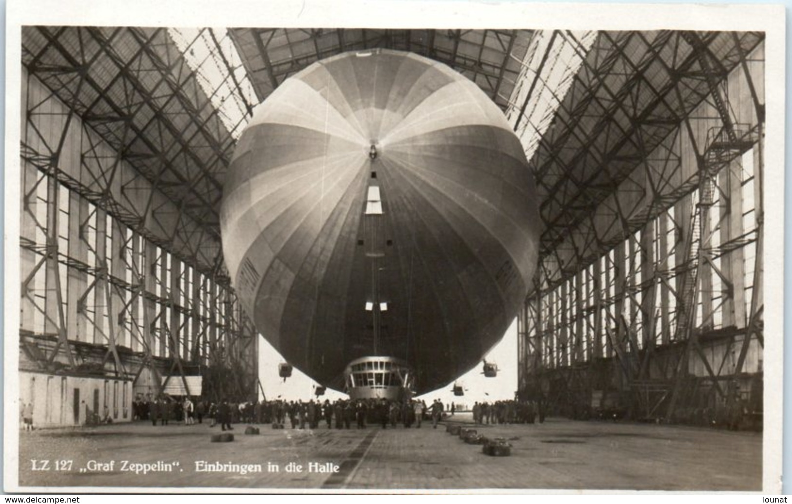 Dirigeable - Graf Zeppelin - Einbringen In Die Halle - Dirigeables