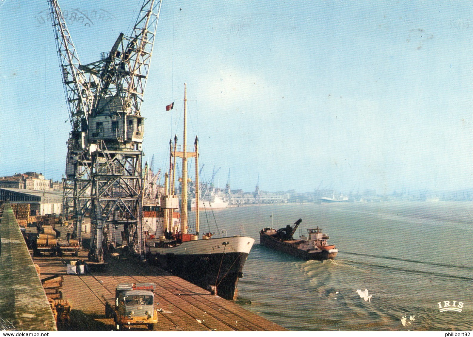 Bordeaux. Les Quais. Bateau. Camion Renault. - Bordeaux