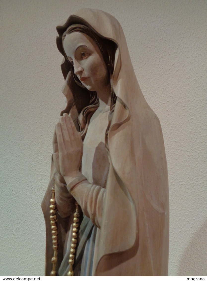 Talla de Madera policromada de Notre Dame de Lourdes. 85 centímetros de alto. Taller de Cataluña.