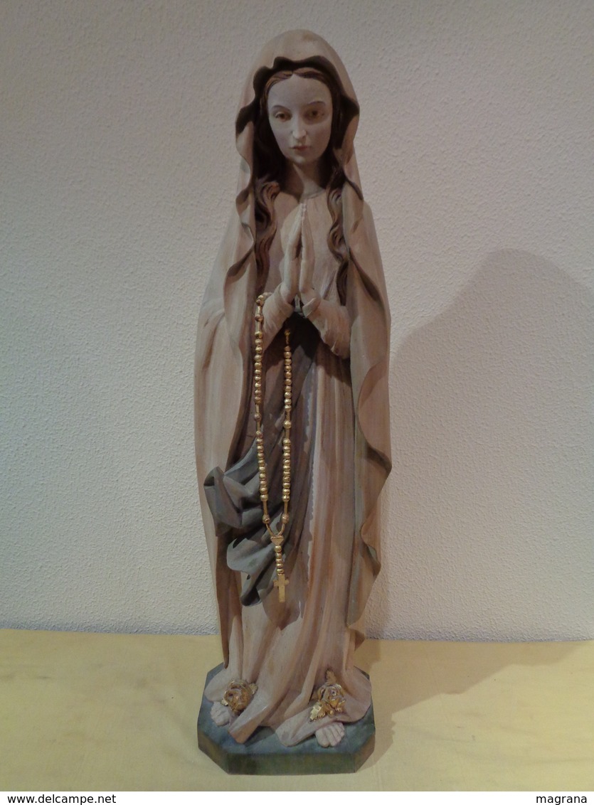 Talla de Madera policromada de Notre Dame de Lourdes. 85 centímetros de alto. Taller de Cataluña.