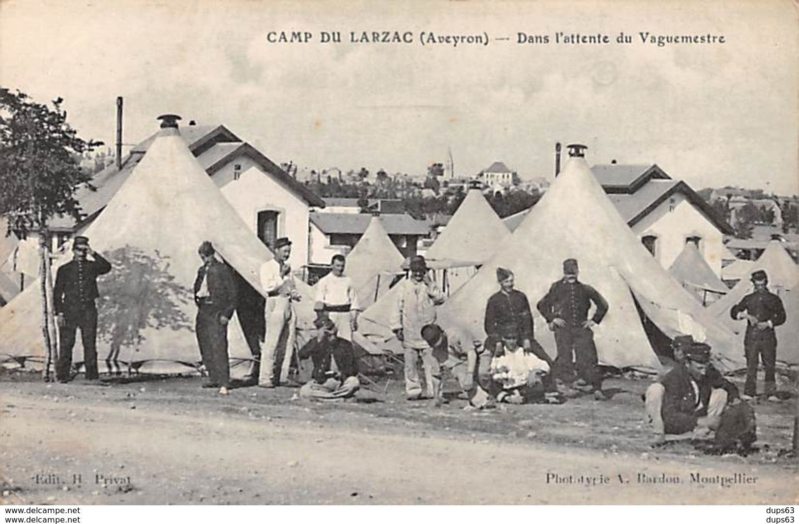 CAMP DU LARZAC - Dans L'attente Du Vaguemestre - Très Bon état - Other & Unclassified