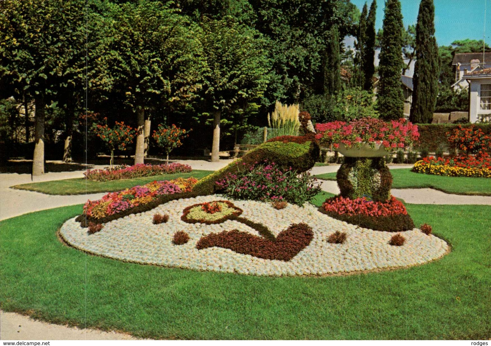 Dep 44 , Cpm PORNICHET , 52 A ,  Les Jardins De L'Hotel De Ville   (D09.4183) - Pornichet