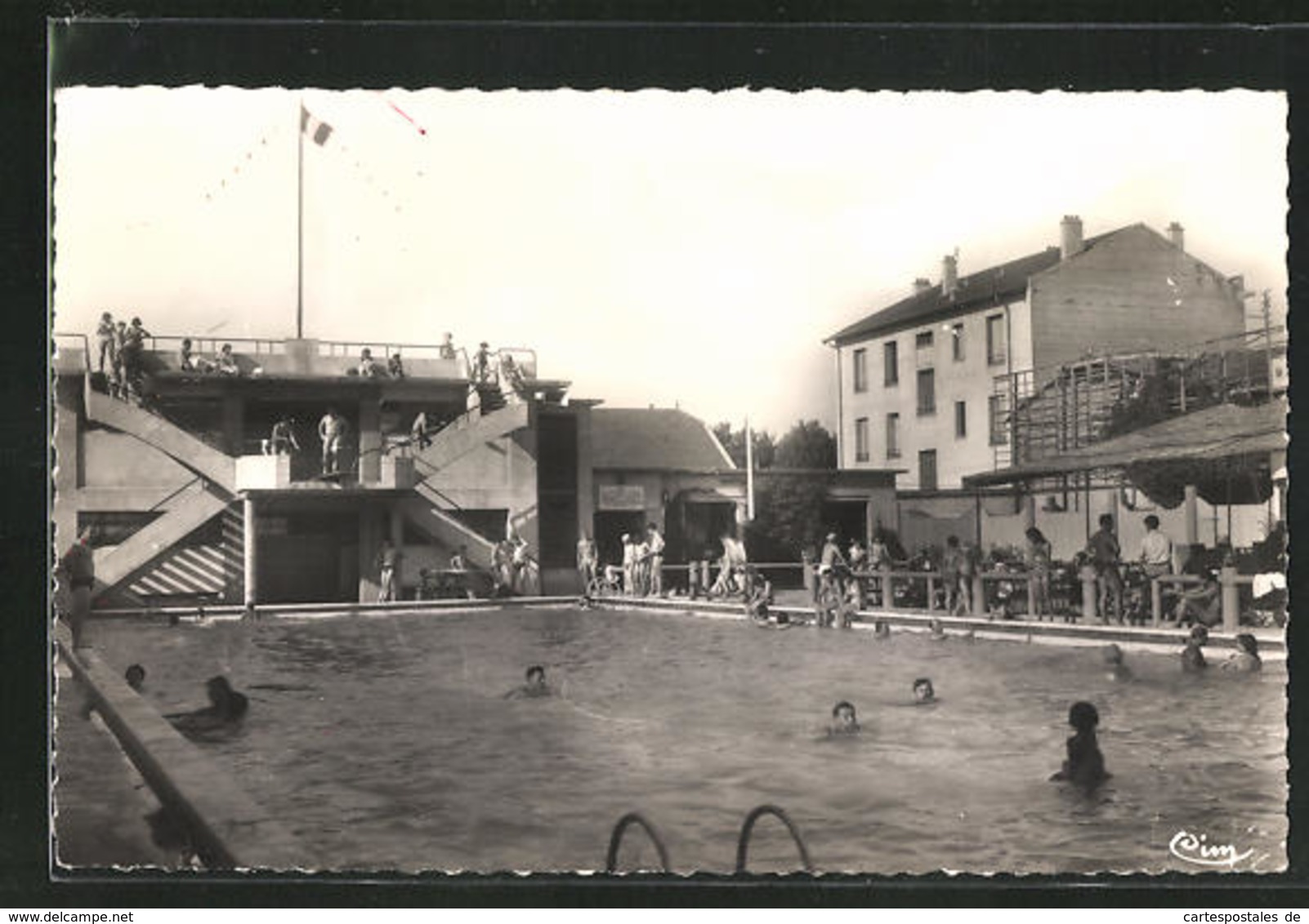 CPA Montrond-les-Bains, La Piscine - Autres & Non Classés