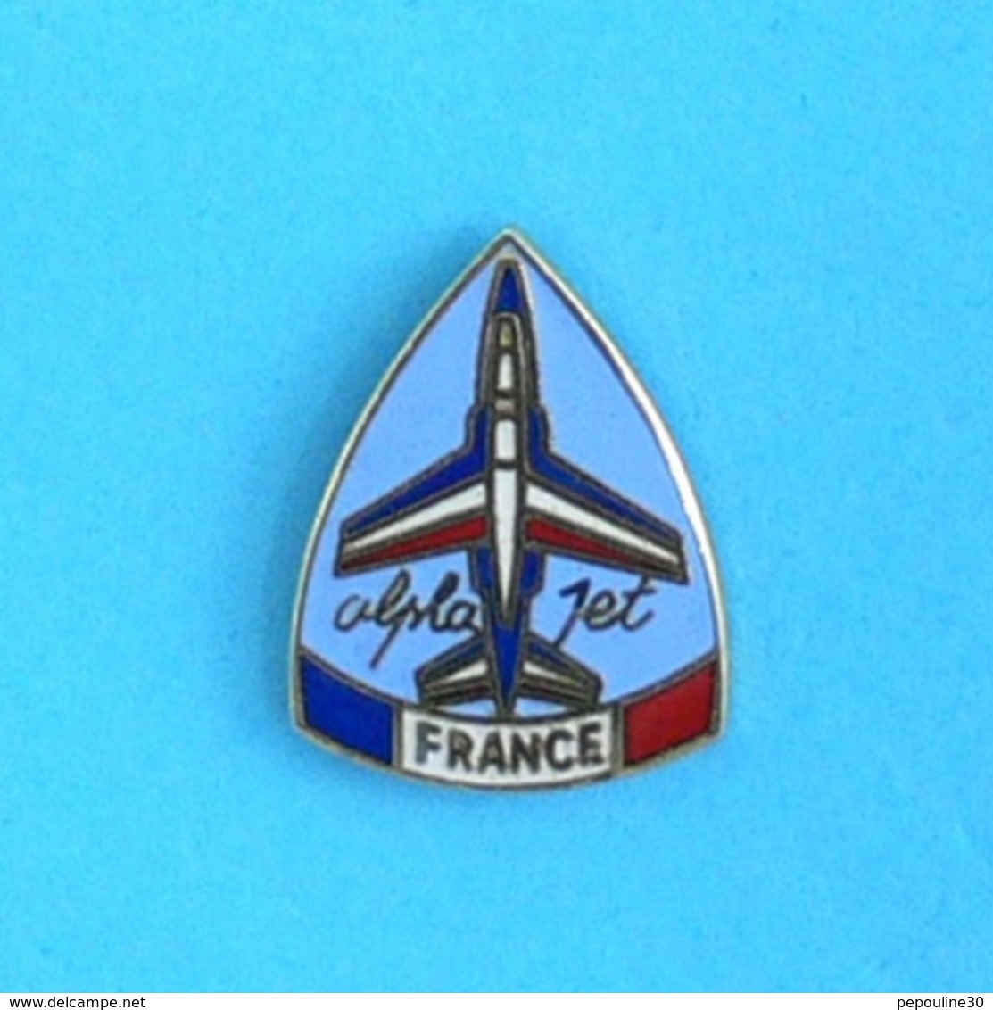 1 PIN'S //   ** ARMÉE DE L'AIR / ALPHAJET DE LA  PATROUILLE DE FRANCE ** . (Paris Insignes) - Armee