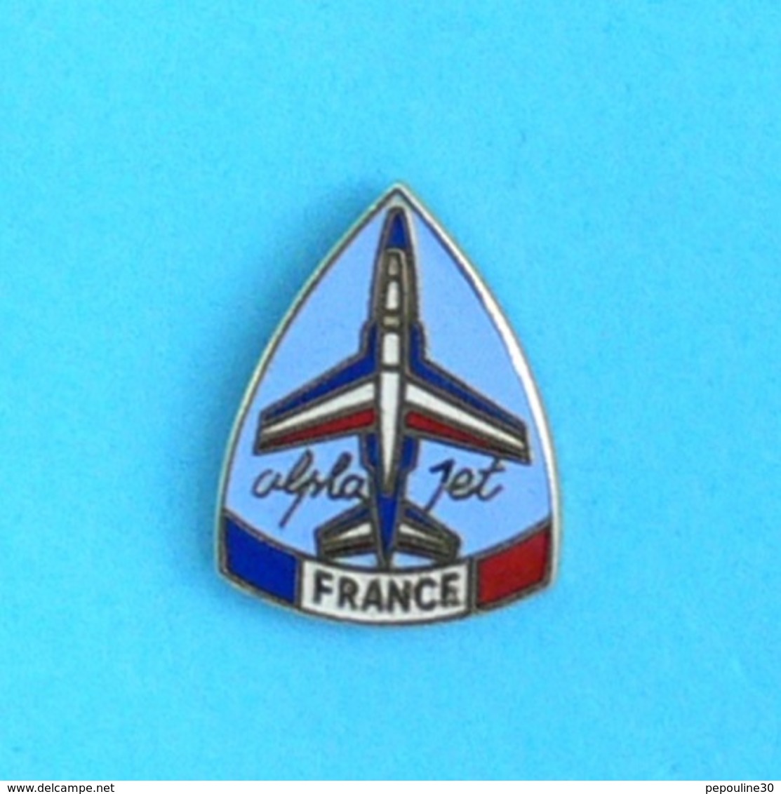 1 PIN'S //   ** ARMÉE DE L'AIR / ALPHAJET DE LA  PATROUILLE DE FRANCE ** . (Paris Insignes) - Armee