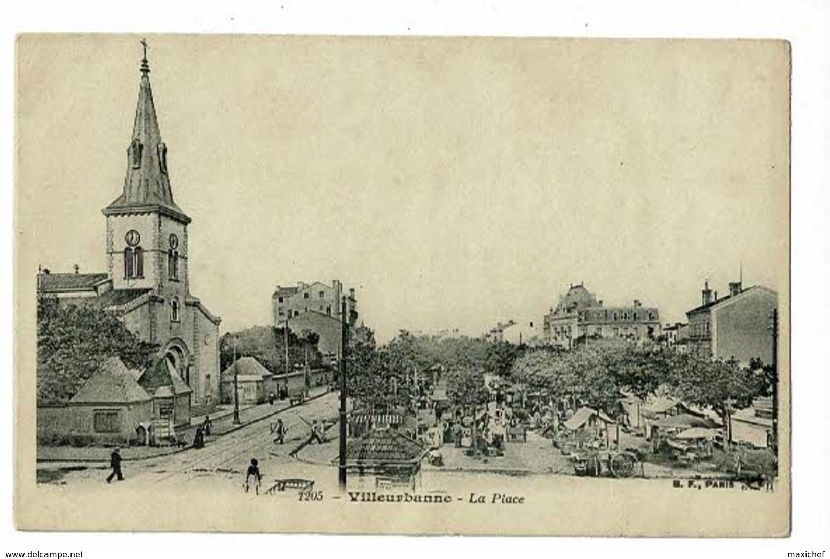 Villeurbanne - La Place (Eglise, Marché, Animation, Kiosque à Journaux) Pas Circulé, Carte Recollée - Villeurbanne